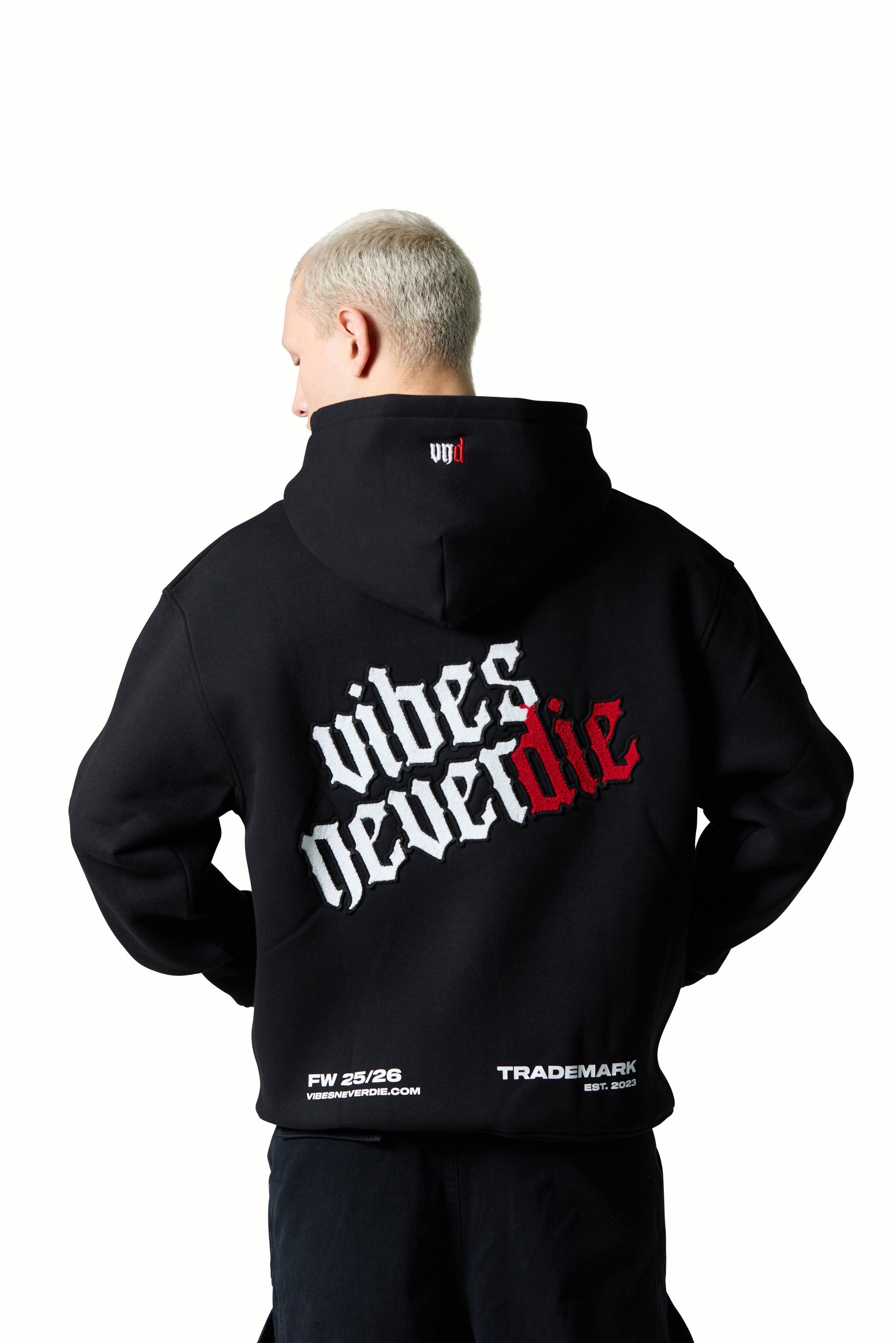 VND25 BLACK HOODIE – 470GSM PREMIUM HOODIE