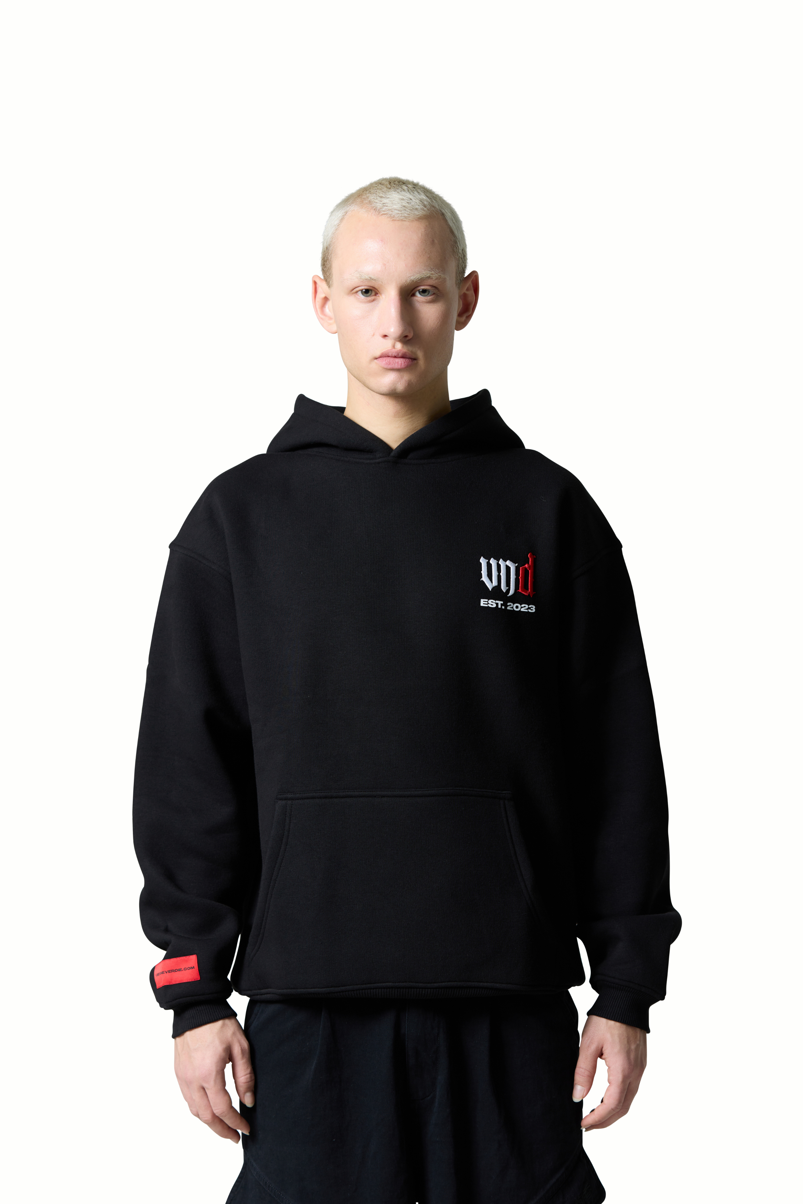 VND25 BLACK HOODIE – 470GSM PREMIUM HOODIE